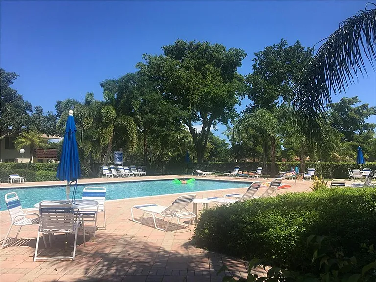 2851 S Palm Aire Dr #309 — Photo 10