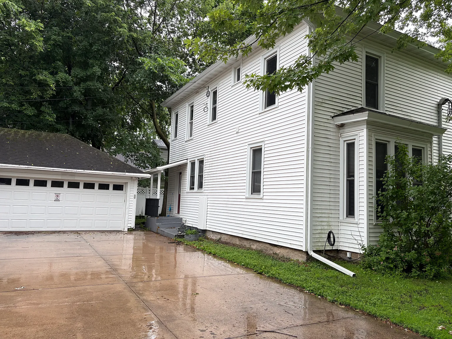 7 bed, $1,125 — Photo 1