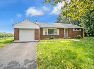 1819 Blue Barn Rd, Orefield, PA 18069