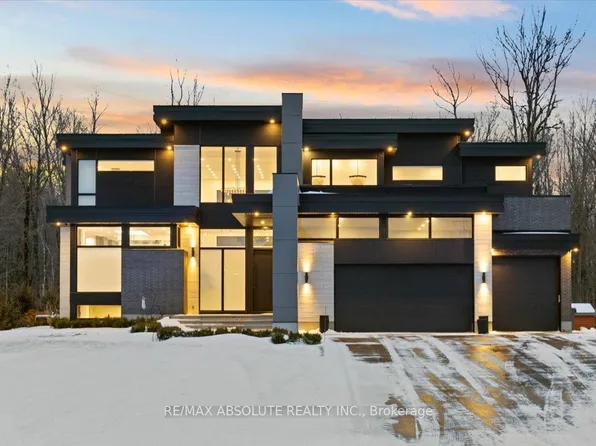 553 Shoreway Dr, Ottawa, ON K4P 0G3