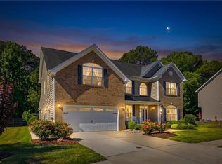509 Hanbury Rd W, Chesapeake, VA 23322
