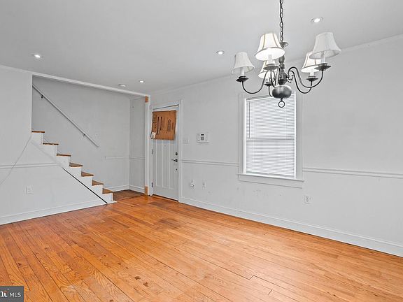 3rd image of 6028 Rixey Dr