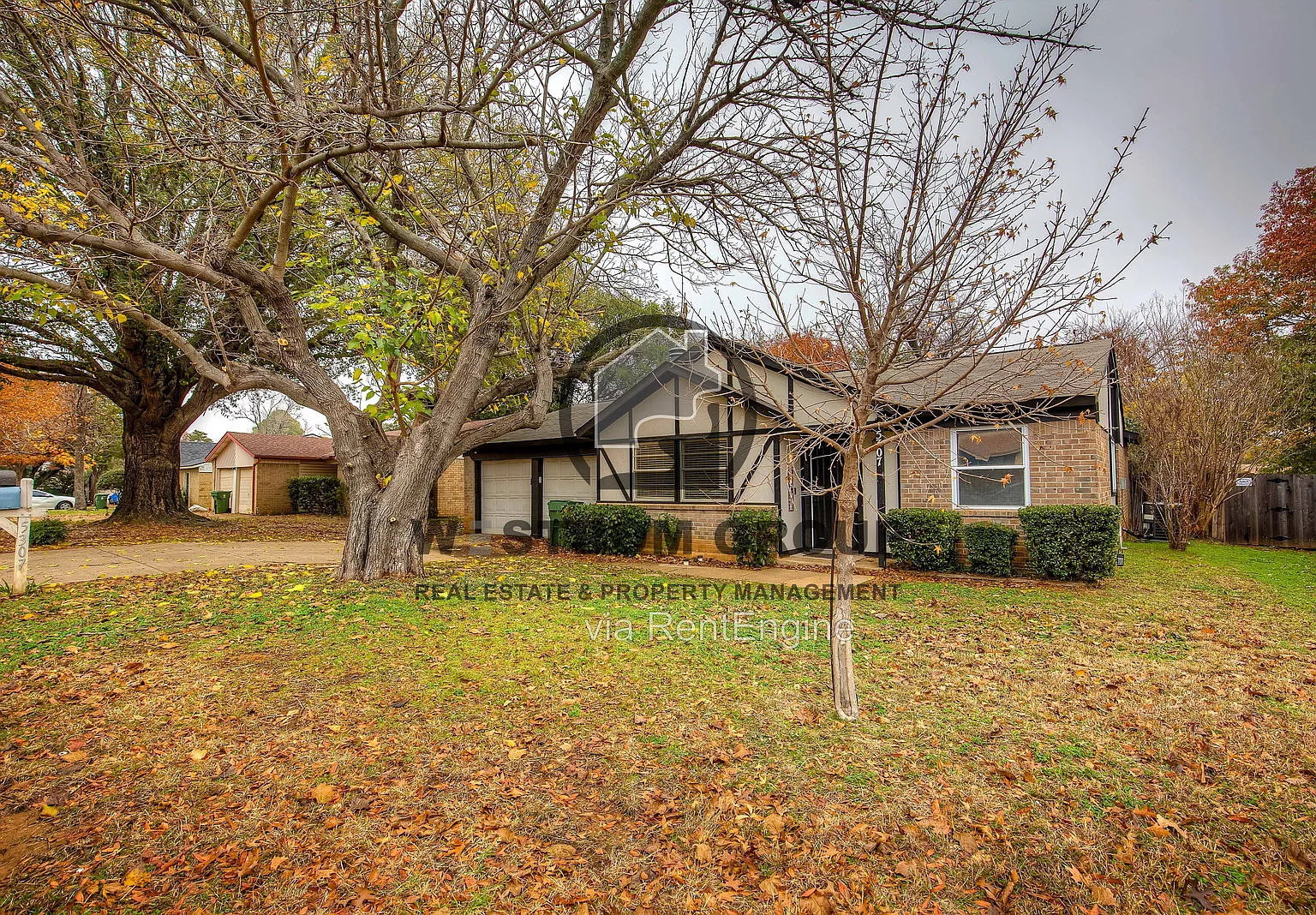 3 bed, 2.0 bath, 1451 sqft, $1,895 — Photo 2