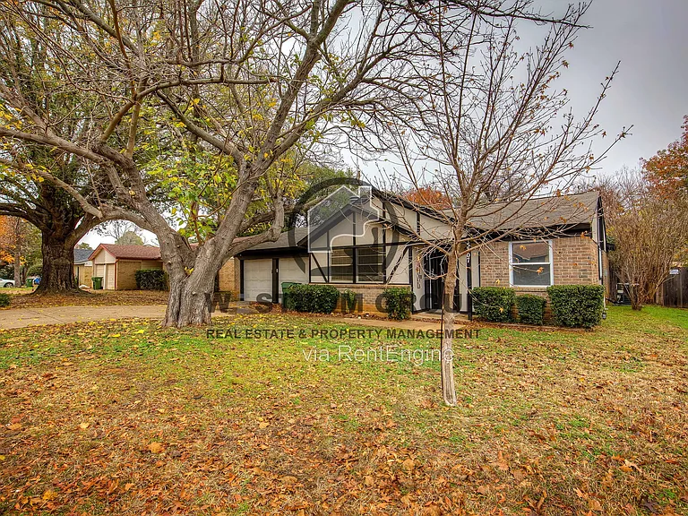 5307 School Hill Cir — Photo 2