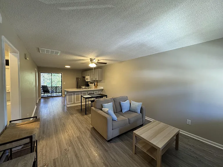 522 S Kerr Ave — Photo 3