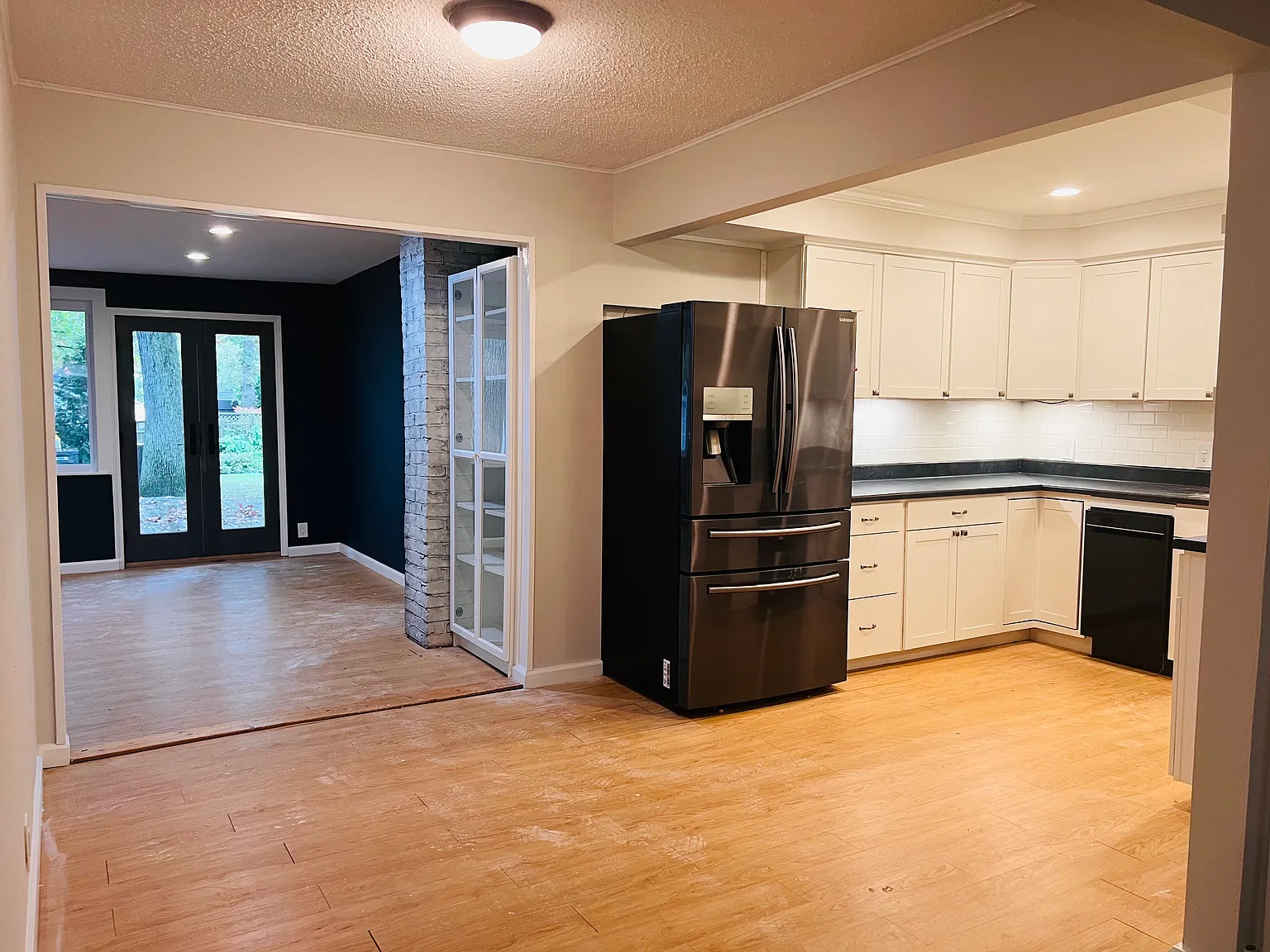 3 bed, 1300 sqft, $2,000 — Photo 3