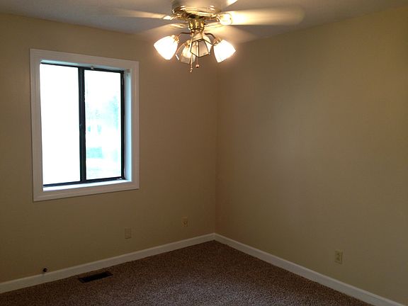 5th image of 309 Daniel Dr