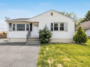 25 Chapel Hill Rd, Lincoln Park, NJ 07035