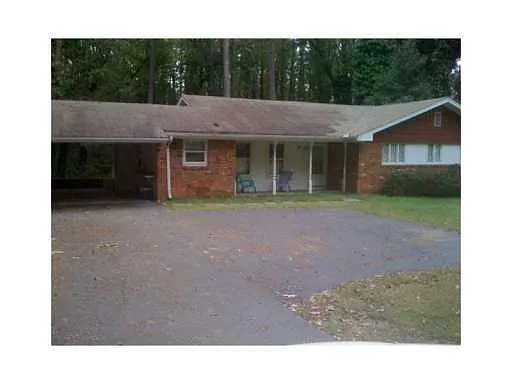 501 Hammond Dr NE photo 1