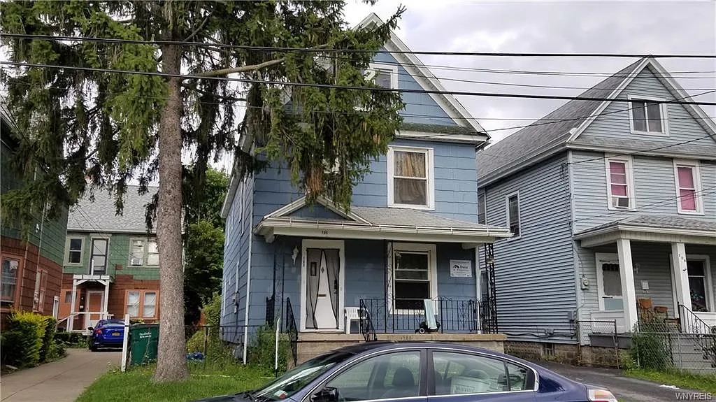 105 Gorton St photo 1