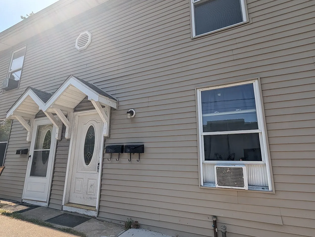 2 bed, $1,800 — Photo 1