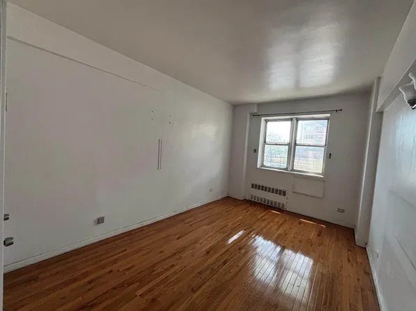 63-11 Queens Boulevard image 2 of 8