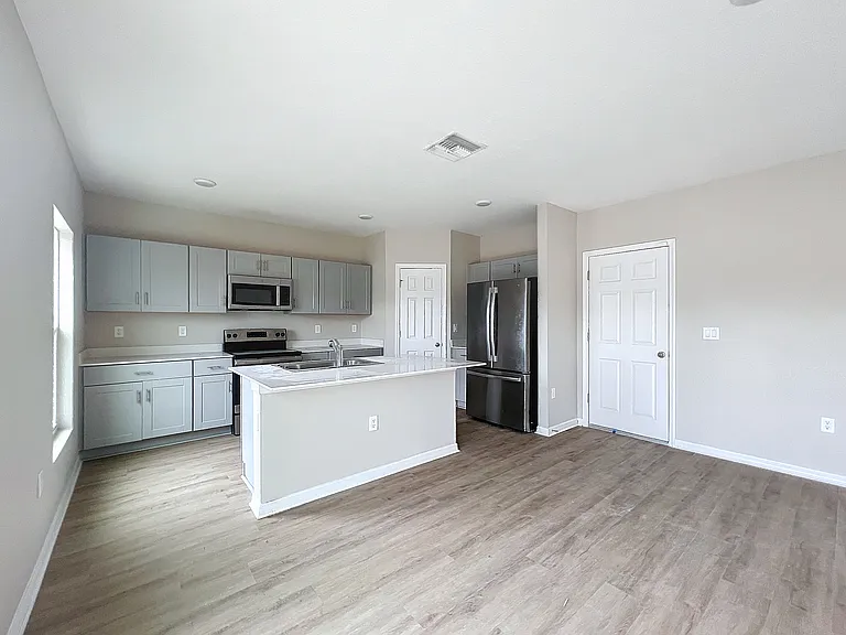 1404 Axel Cir — Photo 5