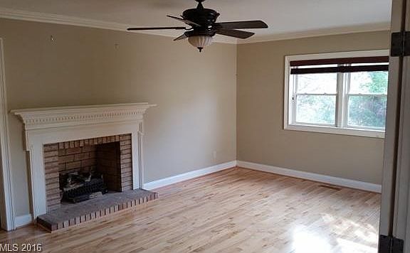 5th image of 422 Crooked Creek Rd
