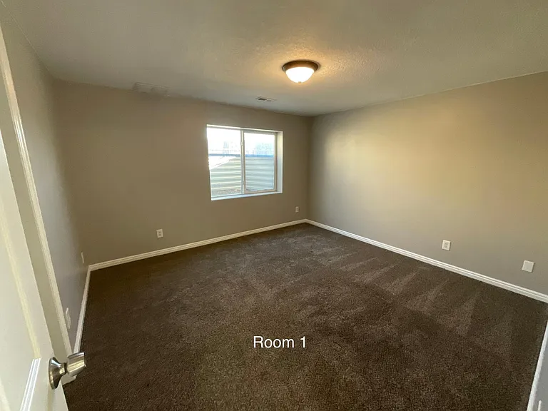1062 E Waddell St #B — Photo 6