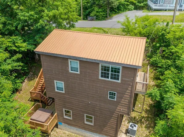 625 Pinecrest Dr, Gatlinburg, TN 37738
