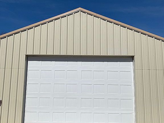 Large garage/pole barn