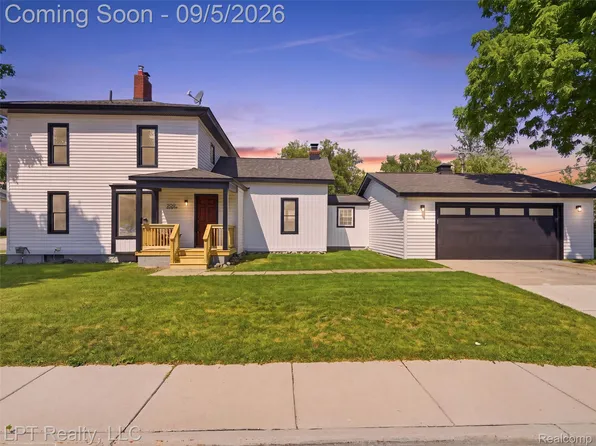 302 N 2nd St, Brighton, MI 48116