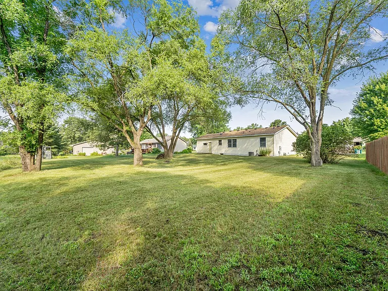 512 Sommers Landing Rd N — Photo 15