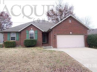 3359 W Erie St, Springfield, MO 65807