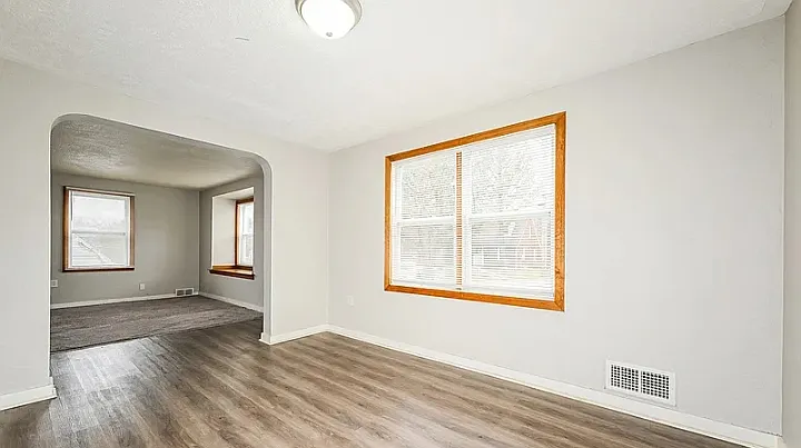 Lee Dr — Photo 2