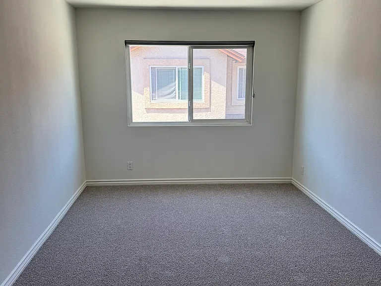 2233 Fairview Rd #S — Photo 24