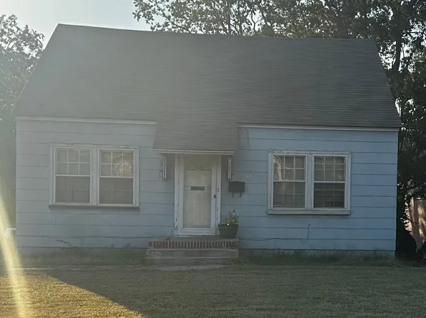 1306 S 7th St, Ponca City, OK 74601