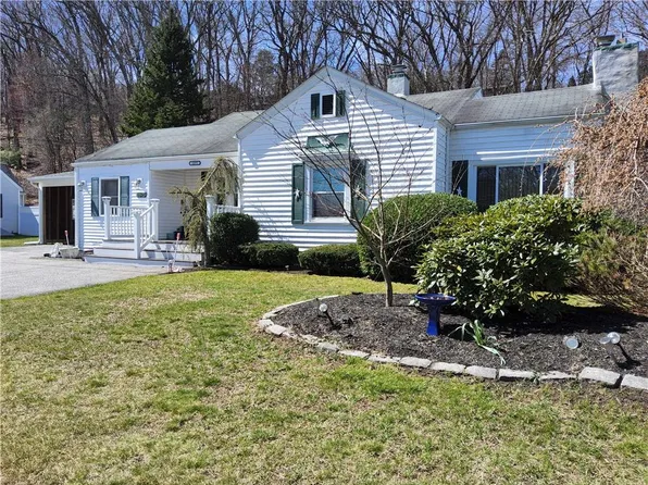1575 Manville Rd, Woonsocket, RI 02895