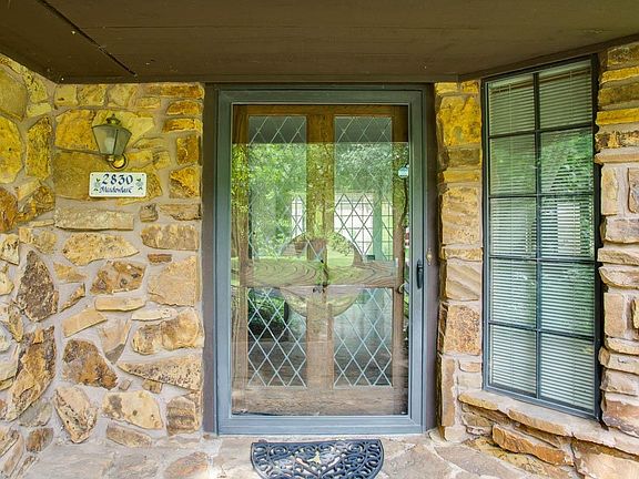 2nd image of 2830 Meadowlark Ln