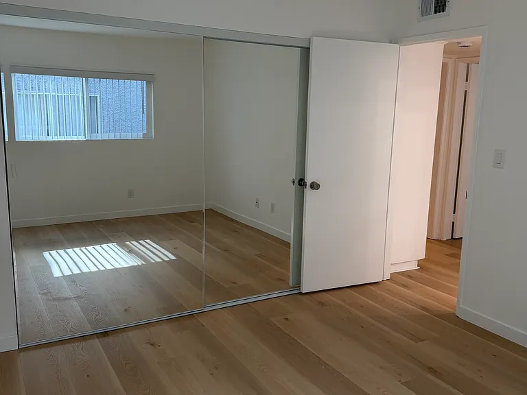10746 Blix St #103 — Photo 6