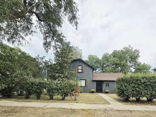 579 W 1st St, Parker, SD 57053