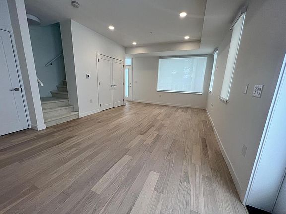 4th image of 4138 Columbia St