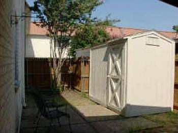 2nd image of 1401 Forest Edge Dr APT 5