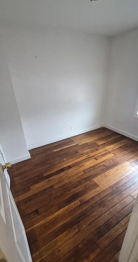 511 Seagull Avenue - $1,550 /Month 3 Bed 1 Bath — Photo 2