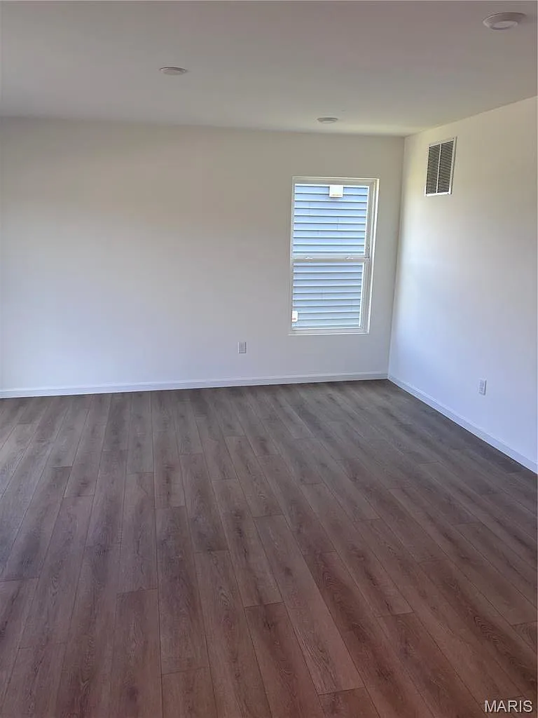 3 bed, 2.5 bath, 1363 sqft, $2,500 — Photo 4