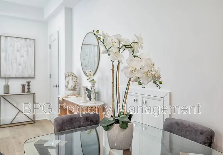 3921 W St NW #1 — Photo 12