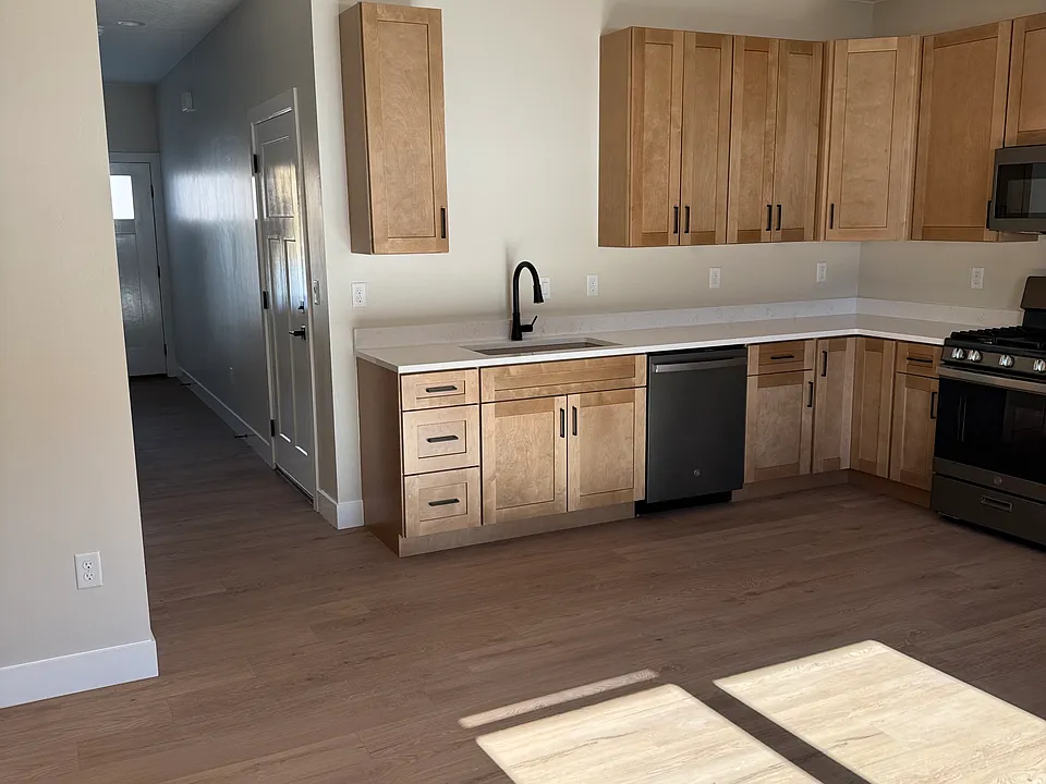357 W Joe Thurston Way #14