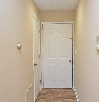 2nd image of 8846 Eagleview Dr APT 5