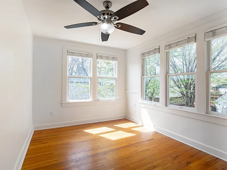 415 N Winnetka Ave — Photo 15