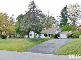425 Arnold Rd, East Peoria, IL 61611