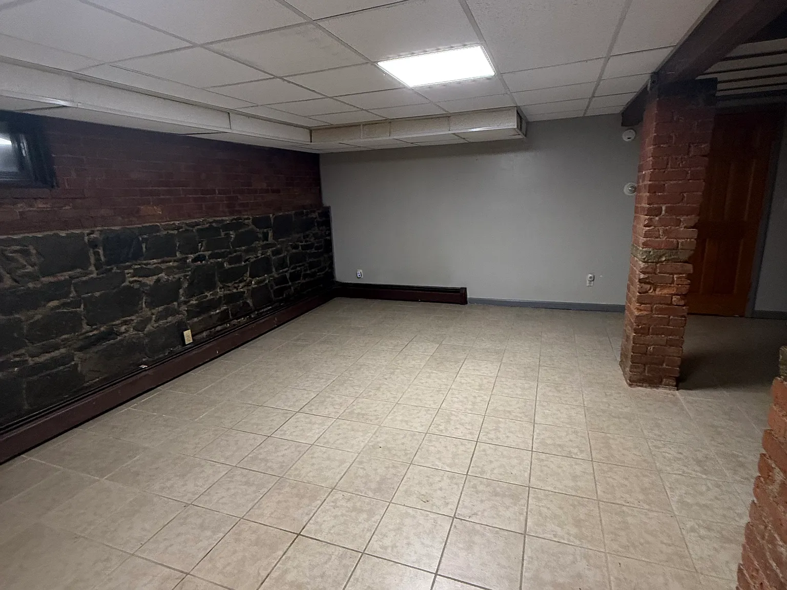 Studio, $1,200 — Photo 4