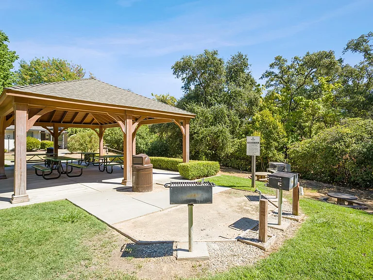 Rindle Ranch (55+) — Photo 28