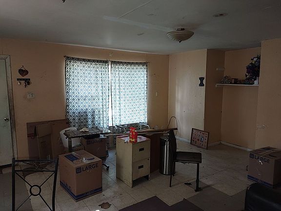 4th image of 262 McNarney St