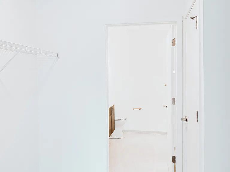 Walk-In Closet Walk-In Closet