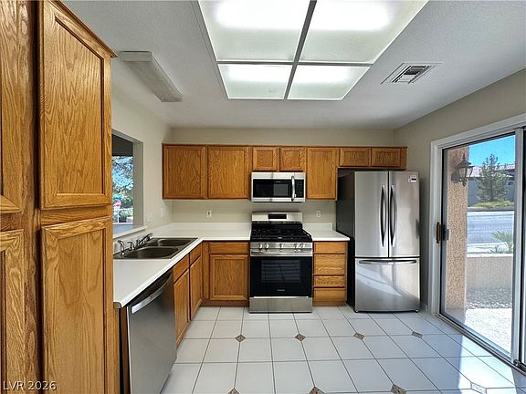 4th image of 8700 Shorecliff Dr