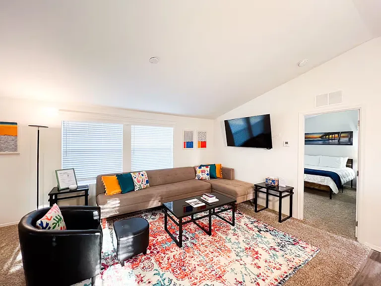 13826 Northcrest Ln — Photo 3