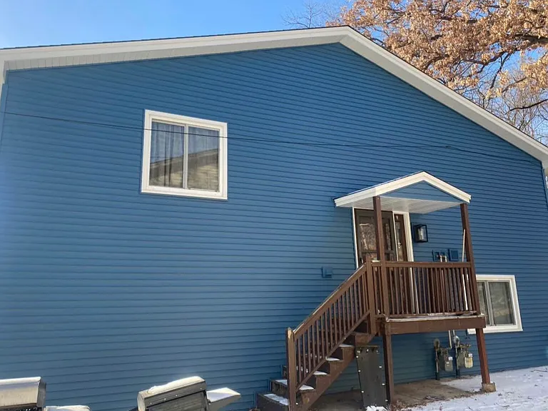 413 Butler Ave E — Photo 2