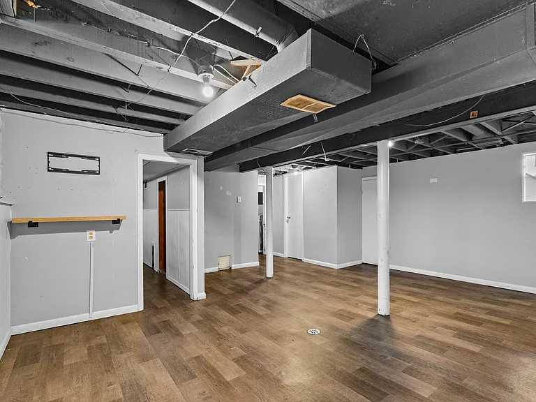21328 Audette St — Photo 26