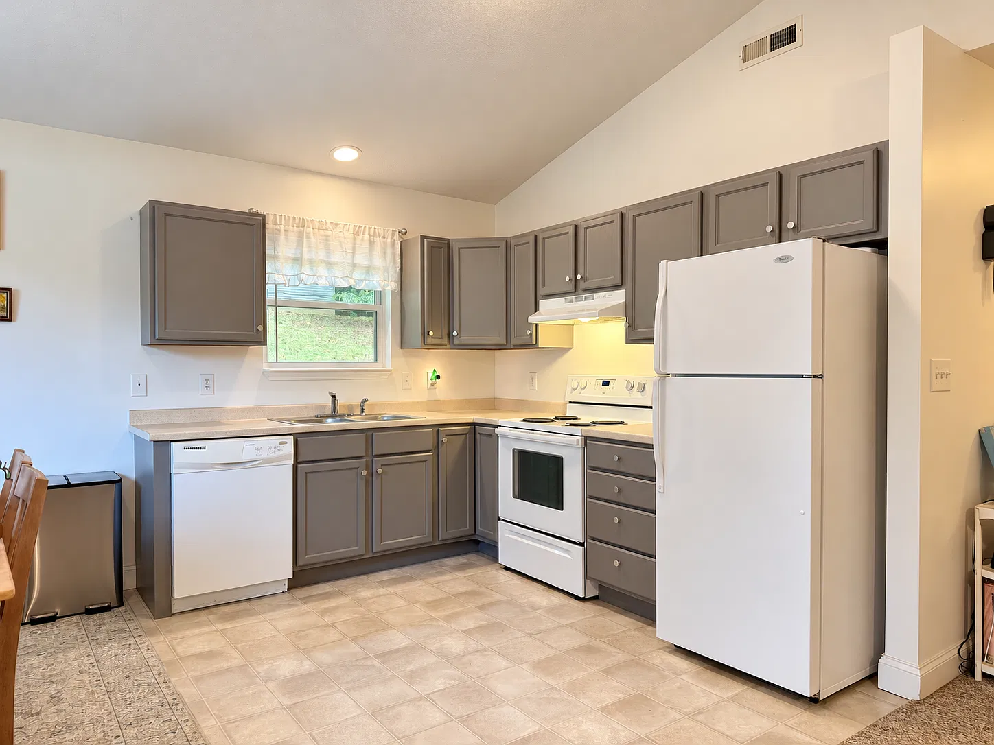 2 bed, 960 sqft, $1,700 — Photo 4