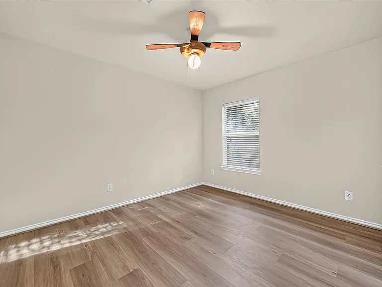 1807 Katlyn Ln — Photo 38
